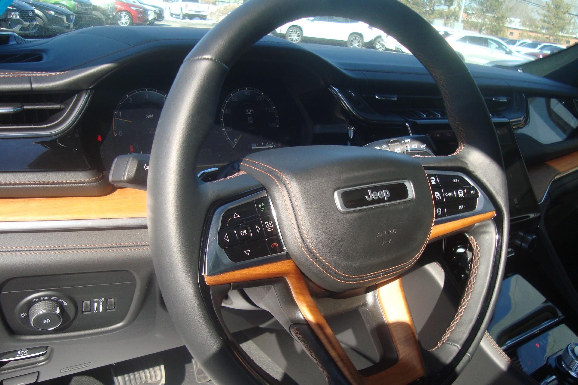 2025 Jeep Grand Cherokee L Base