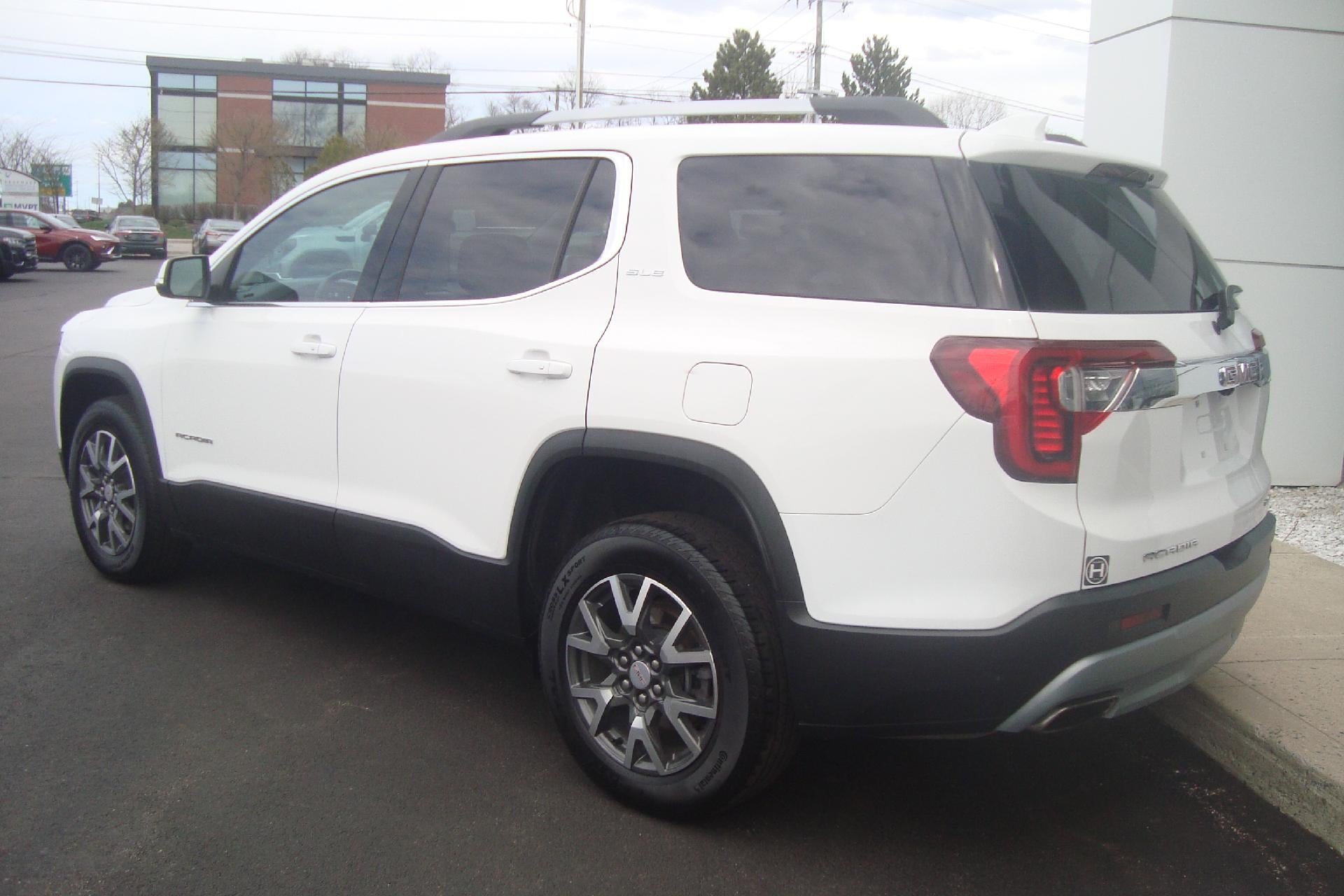 2023 GMC Acadia SLE