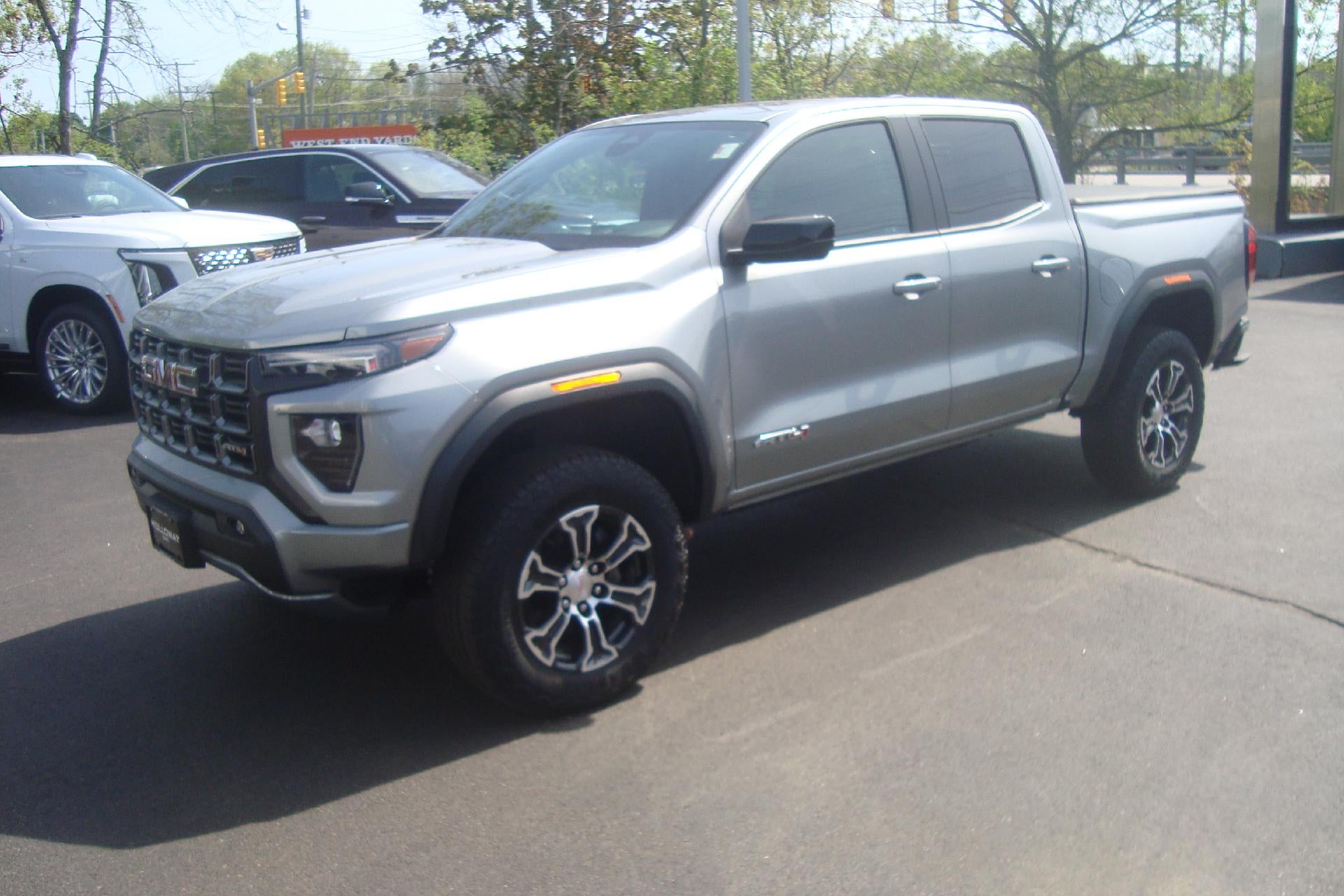 2023 GMC Canyon 4WD AT4
