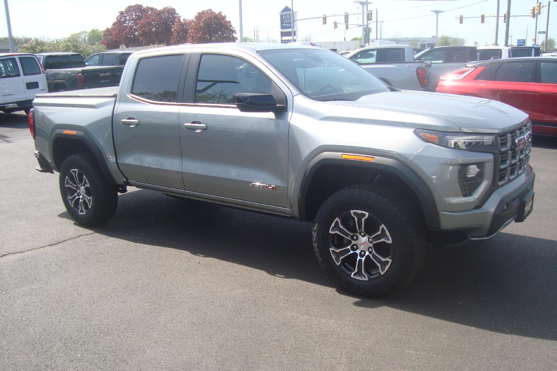 2023 GMC Canyon 4WD AT4