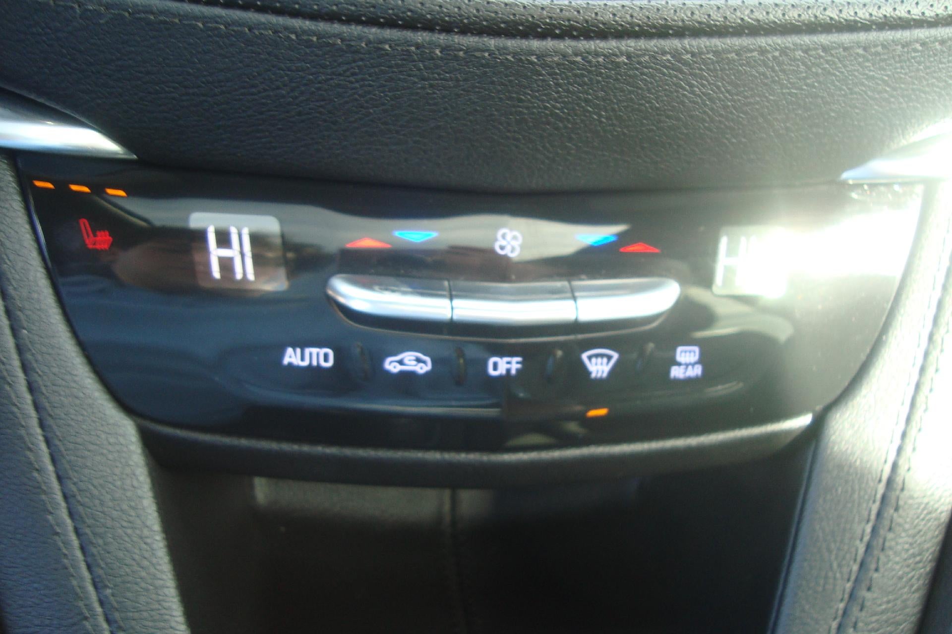 2022 Cadillac XT5 AWD Premium Luxury