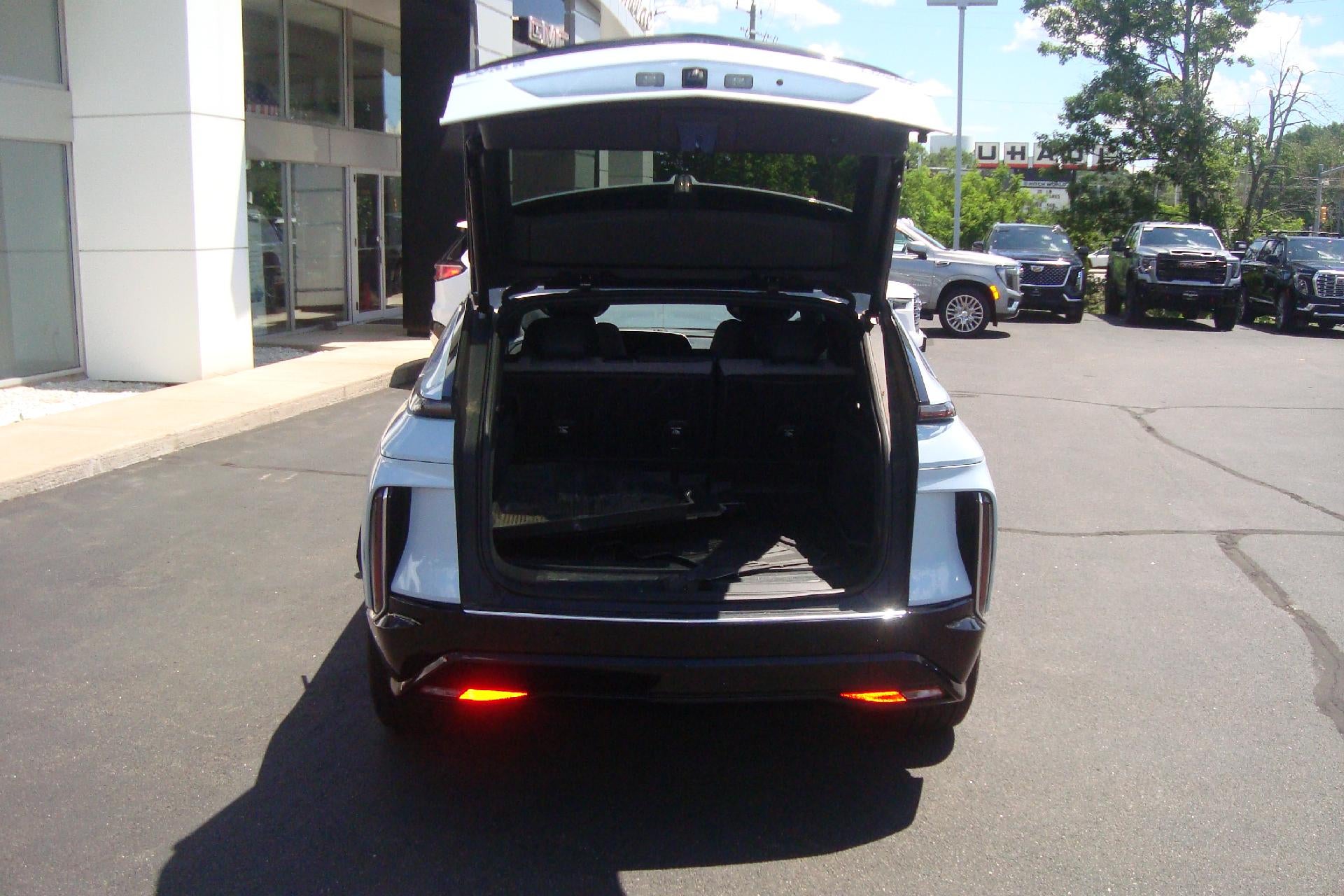 2024 Cadillac LYRIQ Tech