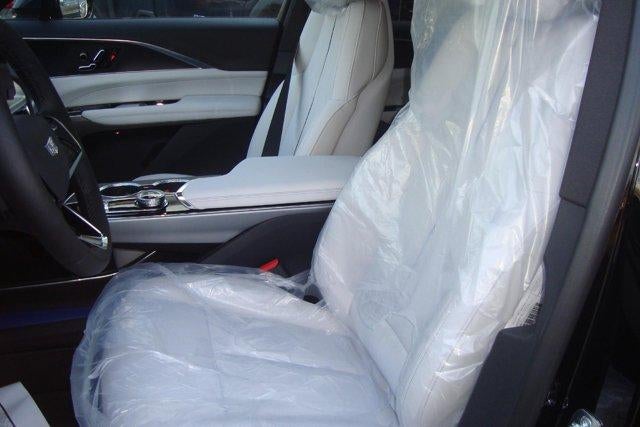 2025 Cadillac LYRIQ Luxury 1