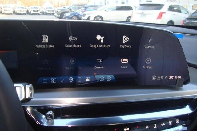 2025 Cadillac LYRIQ Luxury 1