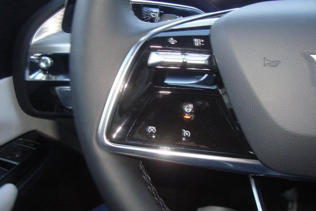 2025 Cadillac LYRIQ Luxury 1