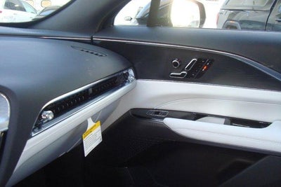 2025 Cadillac LYRIQ Luxury 1