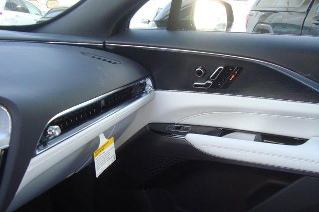 2025 Cadillac LYRIQ Luxury 1