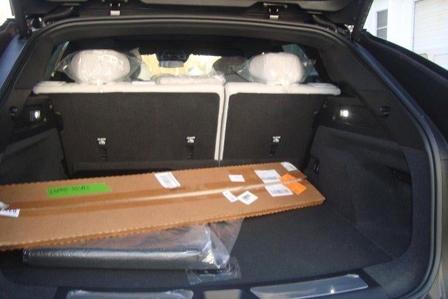 2025 Cadillac LYRIQ Luxury 1