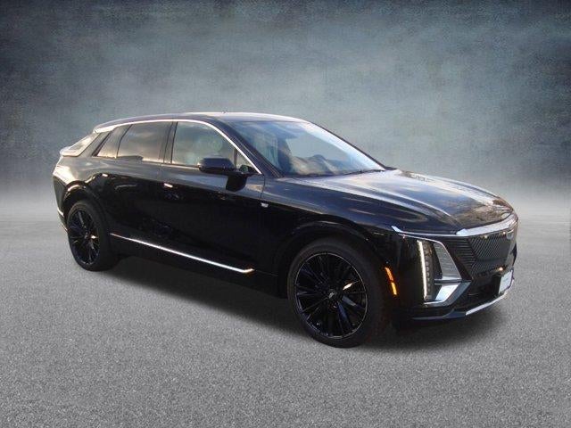 2025 Cadillac LYRIQ Luxury 1