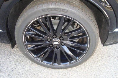 2025 Cadillac LYRIQ Luxury 1