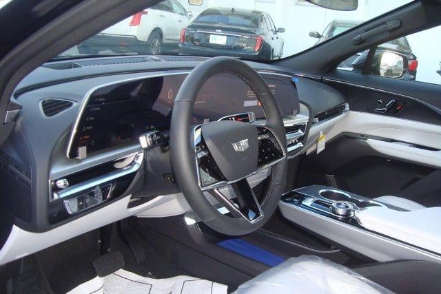 2025 Cadillac LYRIQ Luxury 1