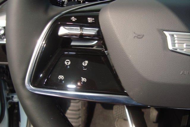 2025 Cadillac LYRIQ Sport