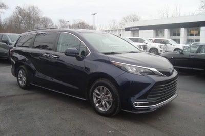 2024 Toyota Sienna XLE